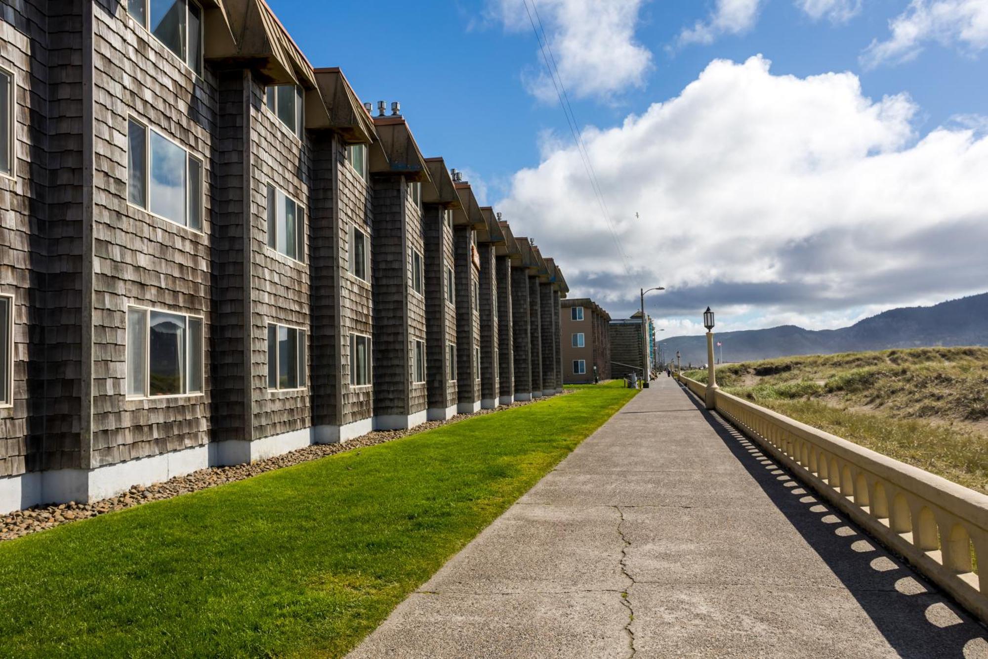 Ebb Tide Oceanfront Inn Seaside Exterior photo