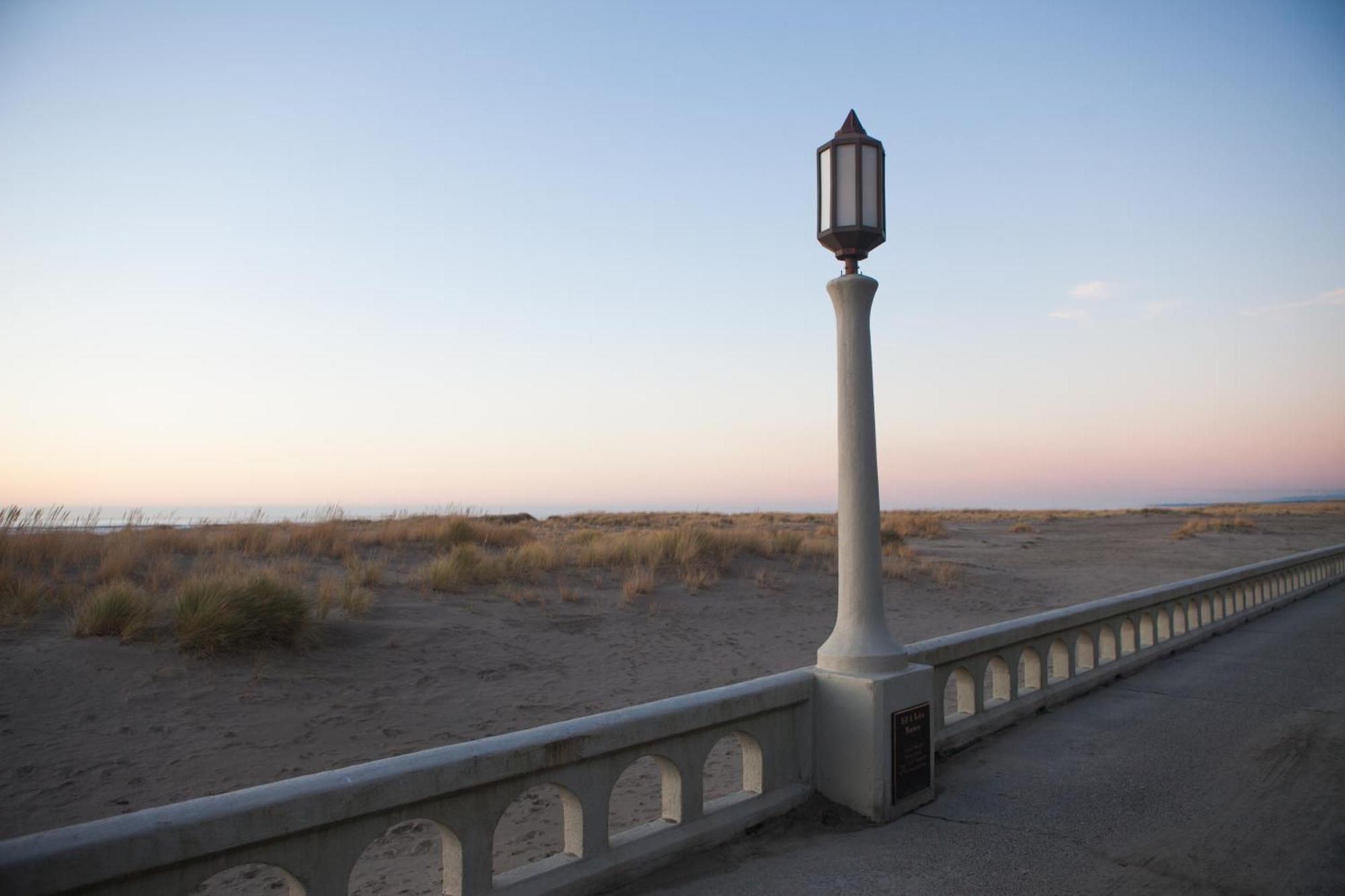 Ebb Tide Oceanfront Inn Seaside Exterior photo