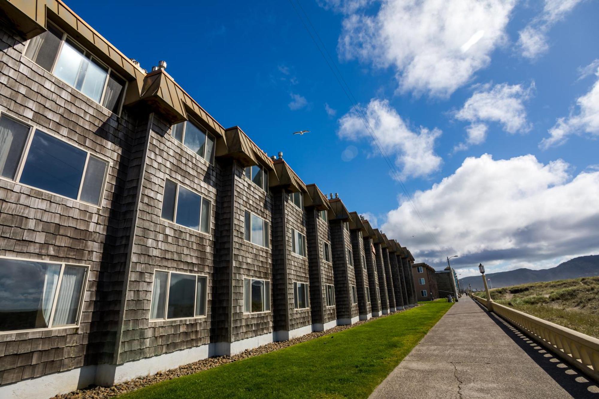 Ebb Tide Oceanfront Inn Seaside Exterior photo