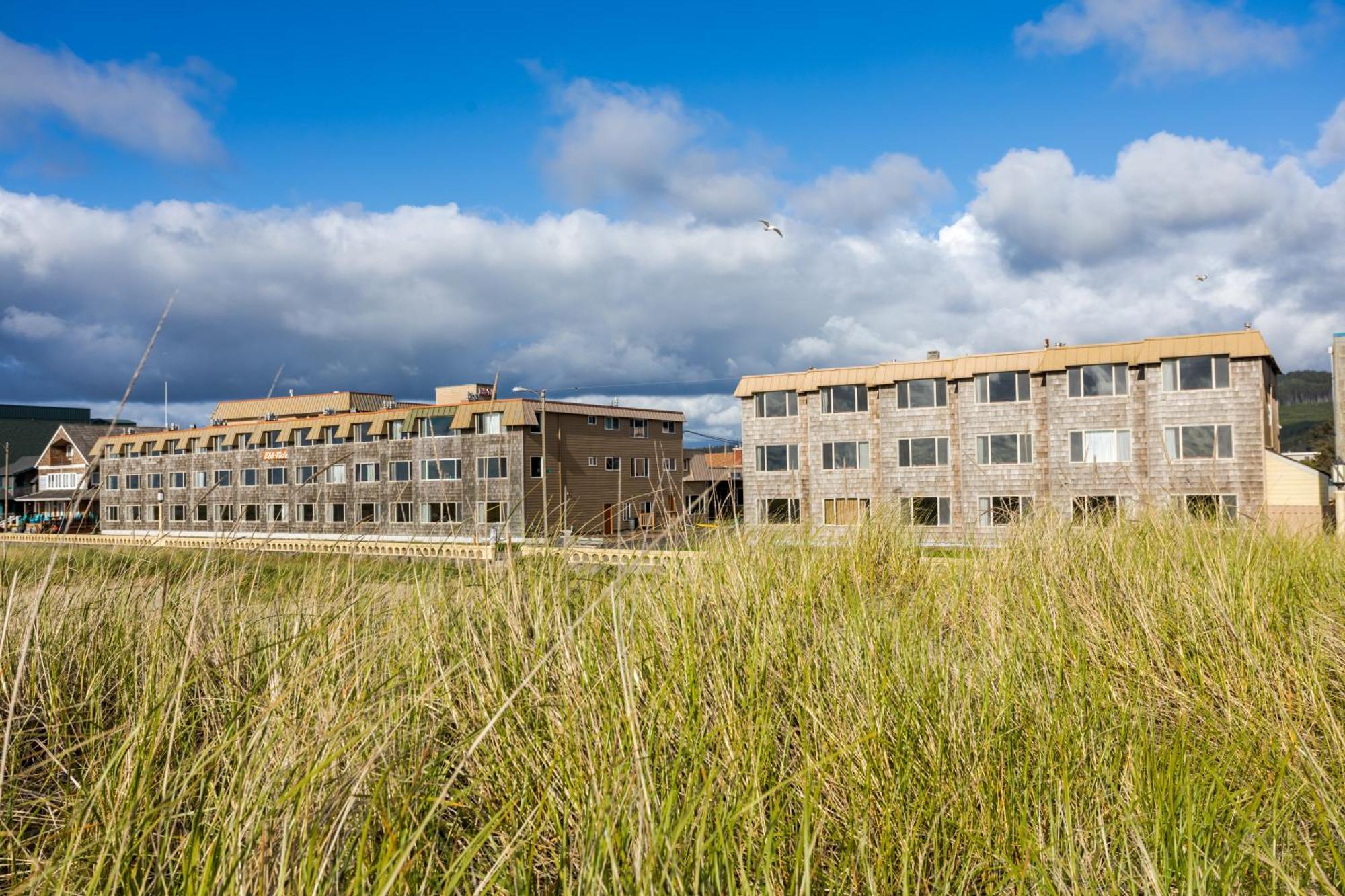 Ebb Tide Oceanfront Inn Seaside Exterior photo